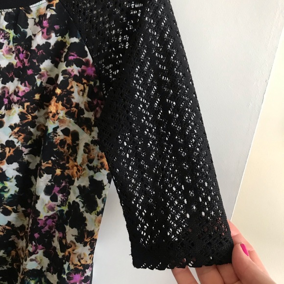 Ladies Dress - Picture 3 of 8